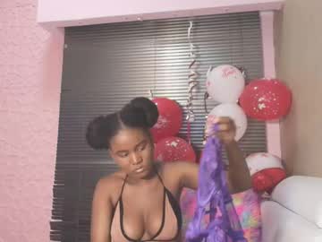 Sashhalux22 Chaturbate stream image from February 15, 2025