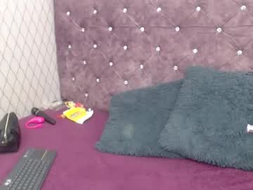 Vivianrose3x Chaturbate stream image from February 15, 2025