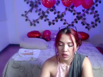 Helen_Kitten Chaturbate stream image from February 15, 2025