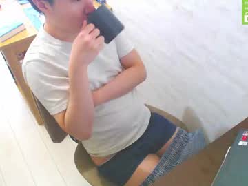 Flowerbox Chaturbate stream image from February 15, 2025