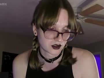 Xmoonbeamx Chaturbate stream image from February 15, 2025