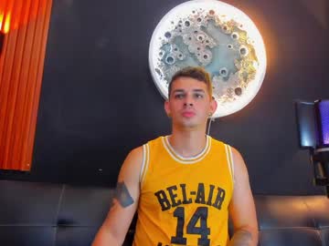 Damian__Oliver Chaturbate stream image from February 15, 2025