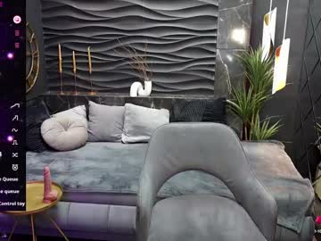 Kylie_Mellow Chaturbate stream image from February 15, 2025