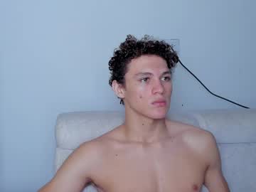 Laureent__ Chaturbate stream image from February 15, 2025