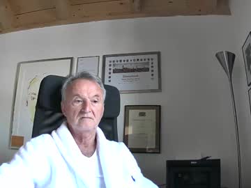 Oneearth Chaturbate stream image from February 15, 2025
