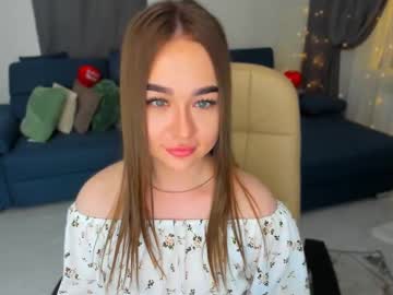 Waveofemotions Chaturbate stream image from February 15, 2025