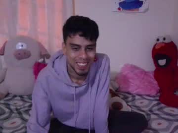 Smoker00teddybear Chaturbate stream image from February 15, 2025