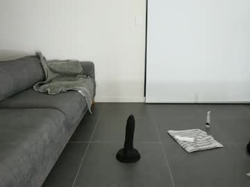 Melcax Chaturbate stream image from February 15, 2025