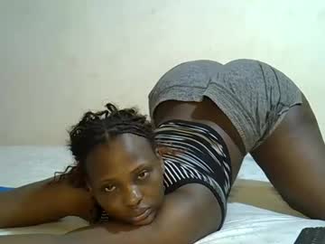 Sexylinaa_ Chaturbate stream image from February 15, 2025