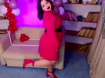 Sellinestarr Chaturbate stream image from February 15, 2025