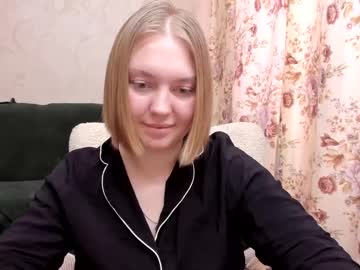 Emilywooow Chaturbate stream image from February 15, 2025