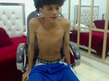 Bruce_Twink Chaturbate stream image from February 15, 2025