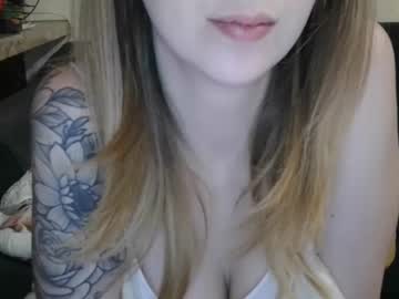 Dimepiecexxx Chaturbate stream image from February 15, 2025