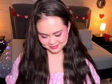 Oliva_Jones Chaturbate stream image from February 15, 2025