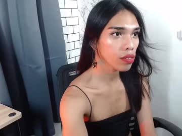 Angelamonroe Chaturbate stream image from February 15, 2025