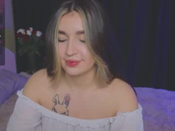 Roxychilli Chaturbate stream image from February 15, 2025