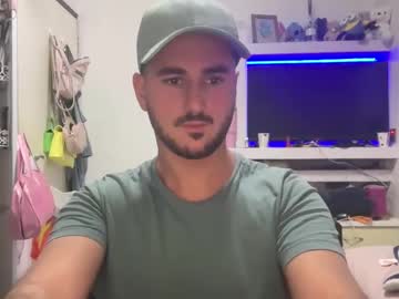 Chlomo111 Chaturbate stream image from February 15, 2025