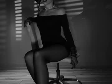 Elly_Fry Chaturbate stream image from February 15, 2025