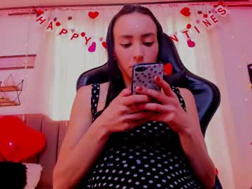 Gia_Whiite Chaturbate stream image from February 15, 2025