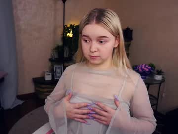 Emelianae Chaturbate stream image from February 15, 2025