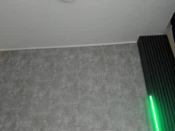 Milla_Heart Chaturbate stream image from February 15, 2025