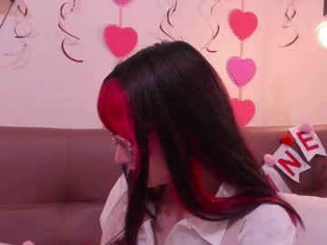 Redmeloddy Chaturbate stream image from February 15, 2025