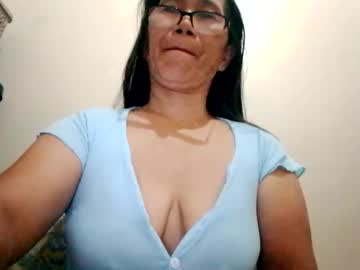 Suzzie_Hot Chaturbate stream image from February 15, 2025