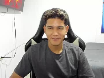 Juanacock Chaturbate stream image from February 15, 2025