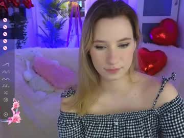 Skyasuna Chaturbate stream image from February 15, 2025