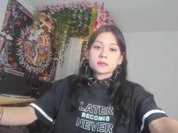Starmoonly Chaturbate stream image from February 15, 2025
