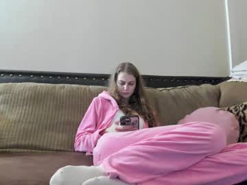 Buffybarloe Chaturbate stream image from February 16, 2025