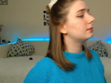 Murrrworren Chaturbate stream image from February 16, 2025
