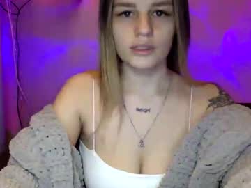 Xmiamoorx Chaturbate stream image from February 16, 2025