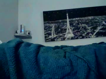 Merlo22222 Chaturbate stream image from February 16, 2025