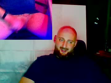 Twardyidlugi Chaturbate stream image from February 16, 2025