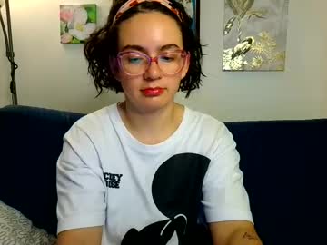 Violet_Kitty_2 Chaturbate stream image from February 16, 2025
