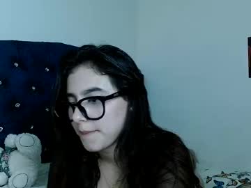 Vikysexy28 Chaturbate stream image from February 16, 2025