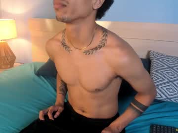 Aaronbarden Chaturbate stream image from February 16, 2025