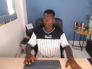 Dereckhilton Chaturbate stream image from February 16, 2025