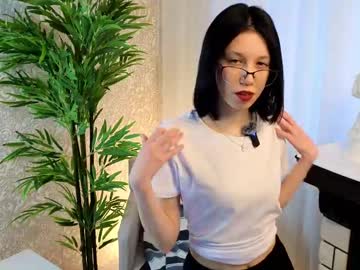 Maybellas Chaturbate stream image from February 16, 2025