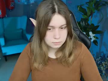 Fioramarmoris Chaturbate stream image from February 16, 2025