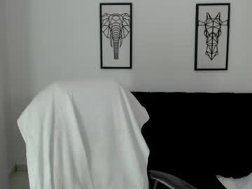 Karlye_Hot Chaturbate stream image from February 16, 2025