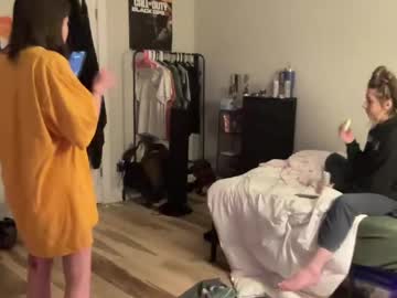 Ariicutekitty Chaturbate stream image from February 16, 2025