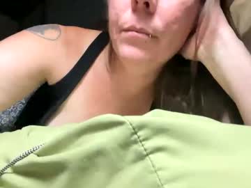 Daffodil12210 Chaturbate stream image from February 16, 2025