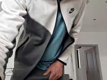 Bisexdadd Chaturbate stream image from February 16, 2025