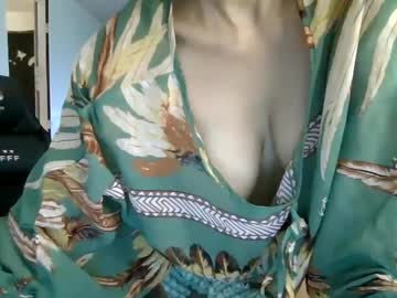 Francelune Chaturbate stream image from February 16, 2025