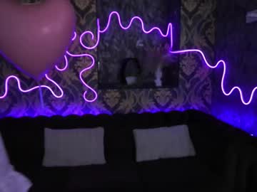 Shinyshyy Chaturbate stream image from February 16, 2025