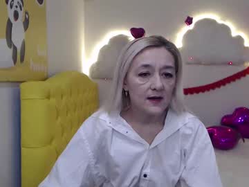 Sophiekittyy Chaturbate stream image from February 16, 2025