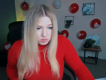 Marlina_Bow Chaturbate stream image from February 16, 2025