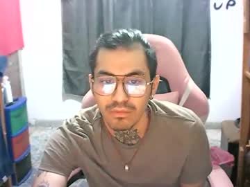 Alejandropppzz Chaturbate stream image from February 16, 2025